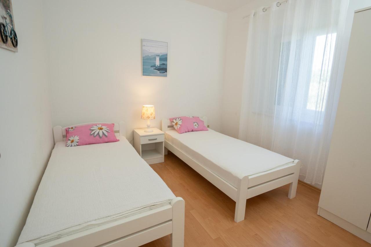 Kuca Za Odmor Denona Apartment Borovici Bagian luar foto